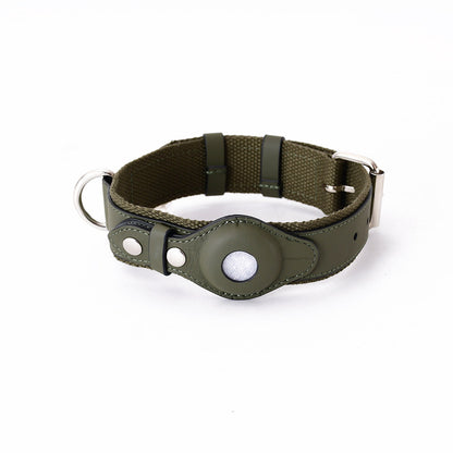 Leather AirTag dog collar in Dark Green